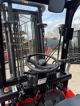 Heftruck gebruikt EP EFXZ301-H Lithium Ionen ELEKTRO VIERRADFRONTSTAPLER (13034763)