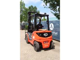 Heftruck gebruikt EP Equipment EFL 30 Pro ELEKTRO VIERRADFRONTSTAPLER (13056087)