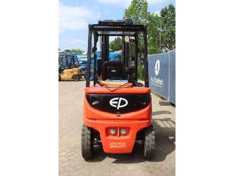 Heftruck gebruikt EP Equipment EFL 30 Pro ELEKTRO VIERRADFRONTSTAPLER (13056087)