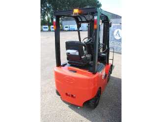 Heftruck gebruikt EP Equipment EFL181 ELEKTRO VIERRADFRONTSTAPLER (13056092)