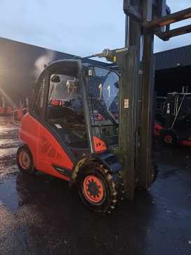 Heftruck gebruikt FENWICK H 50 T GAS VIERRADFRONTSTAPLER (13004664) backdrop
