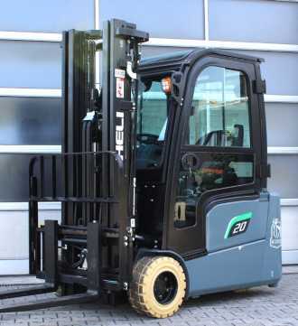 Heftruck gebruikt HELI CPD20SQ ELEKTRO DREIRADFRONTSTAPLER (13071703) backdrop