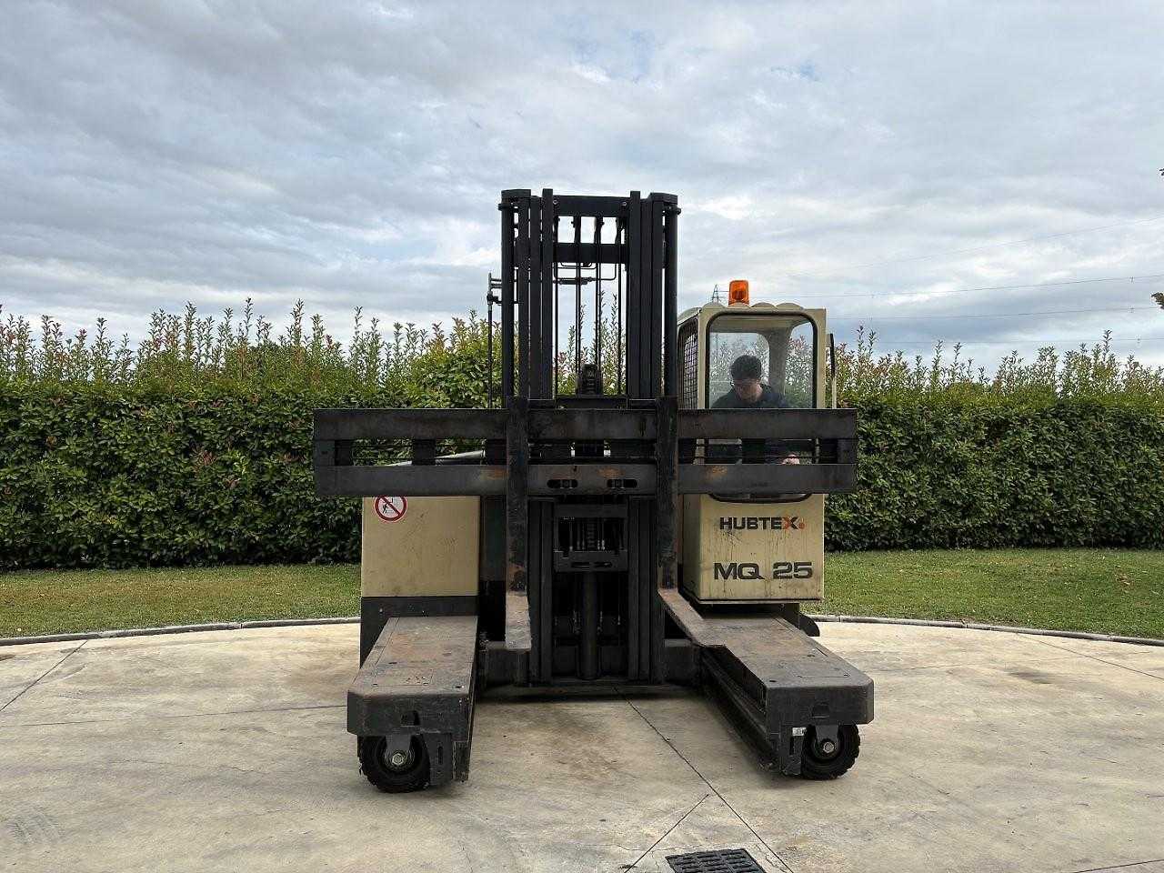 Heftruck gebruikt HUBTEX MQ25-Serie 2121EL1 ELEKTRO SEITENSTAPLER (13070408)