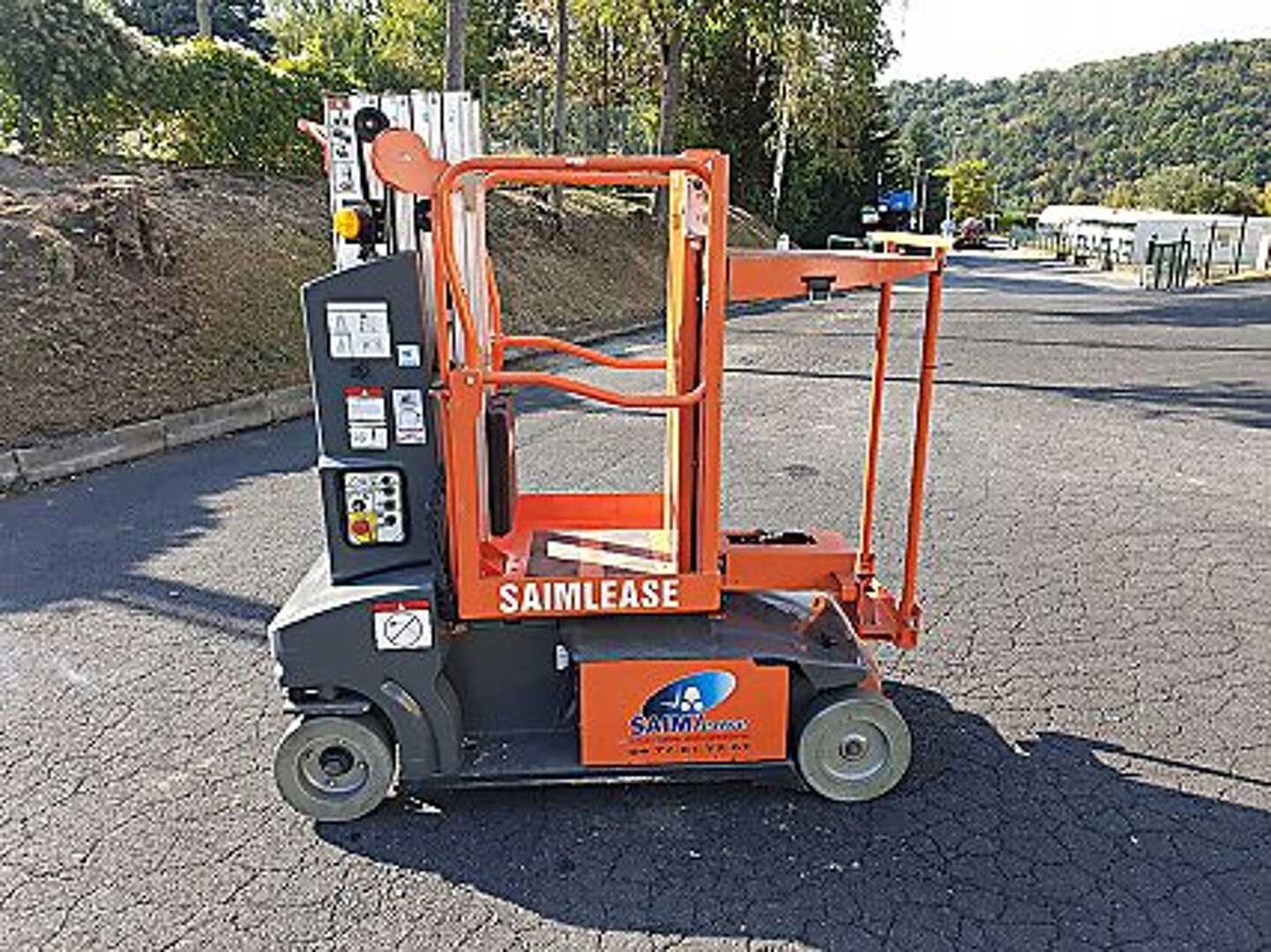 Heftruck gebruikt JLG Nacelle automotrice à mat vertical ELEKTRO WEITERE (12734286)