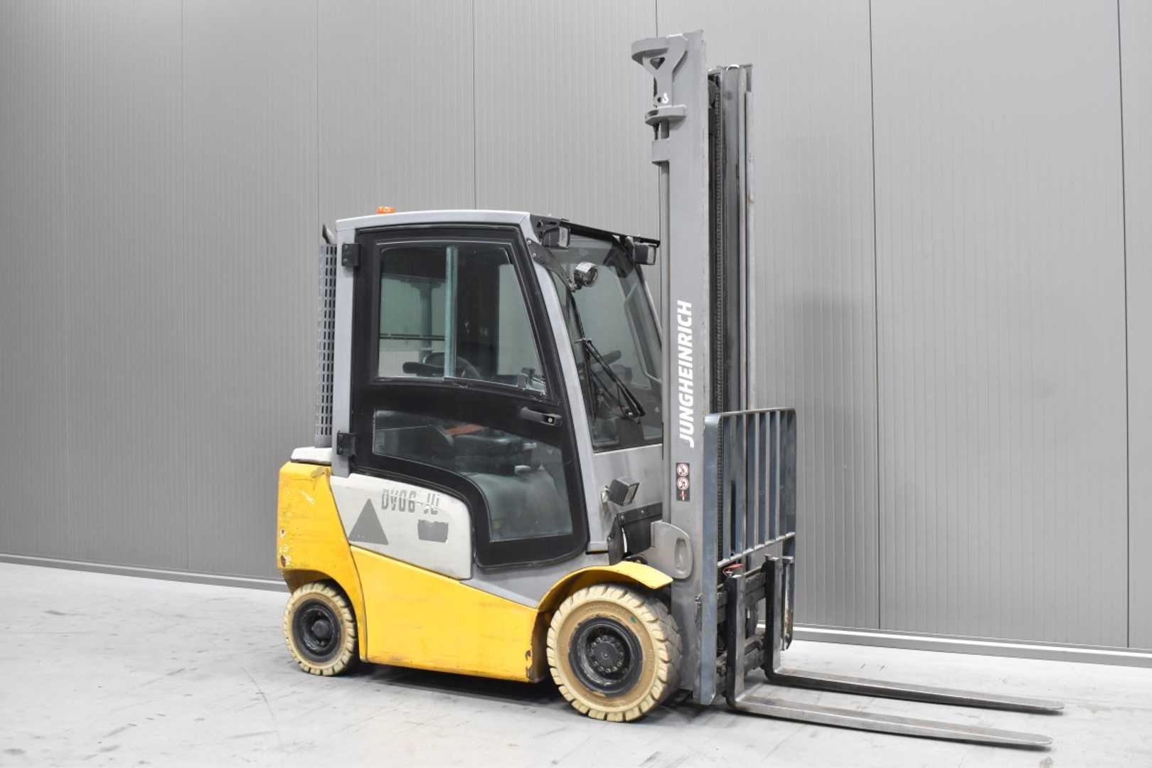 Heftruck gebruikt JUNGHEINRICH DFG 320 /59121/ DIESEL VIERRADFRONTSTAPLER (13075033)