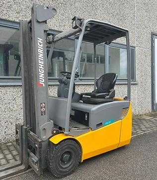 Heftruck gebruikt JUNGHEINRICH EFG 115 ELEKTRO DREIRADFRONTSTAPLER (13030385) backdrop