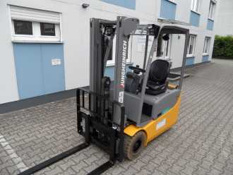Heftruck gebruikt JUNGHEINRICH EFG 115 - unter 2 Meter - NEUE Batterie ELEKTRO DREIRADFRONTSTAPLER (13040953)