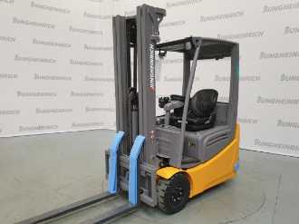 Heftruck gebruikt JUNGHEINRICH EFG 213 SP GE 115-500 DZ ELEKTRO VIERRADFRONTSTAPLER (13034114) backdrop
