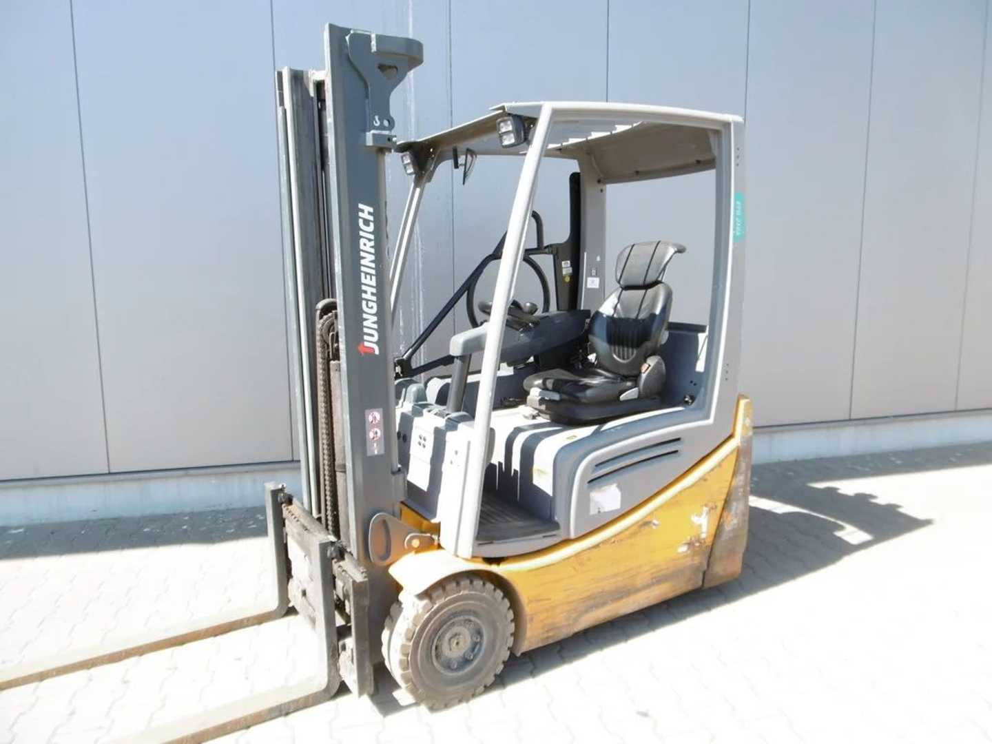 Heftruck gebruikt JUNGHEINRICH EFG 216k-330 ZZ ELEKTRO DREIRADFRONTSTAPLER (12884855)