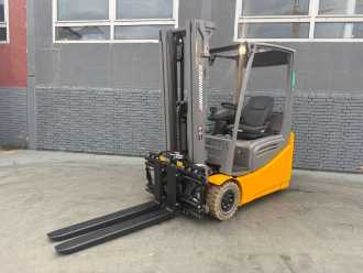 Heftruck gebruikt JUNGHEINRICH EFG 216k Baujahr 2017 / Stunden 1650 HH 4700 ELEKTRO DREIRADFRONTSTAPLER (13065439)