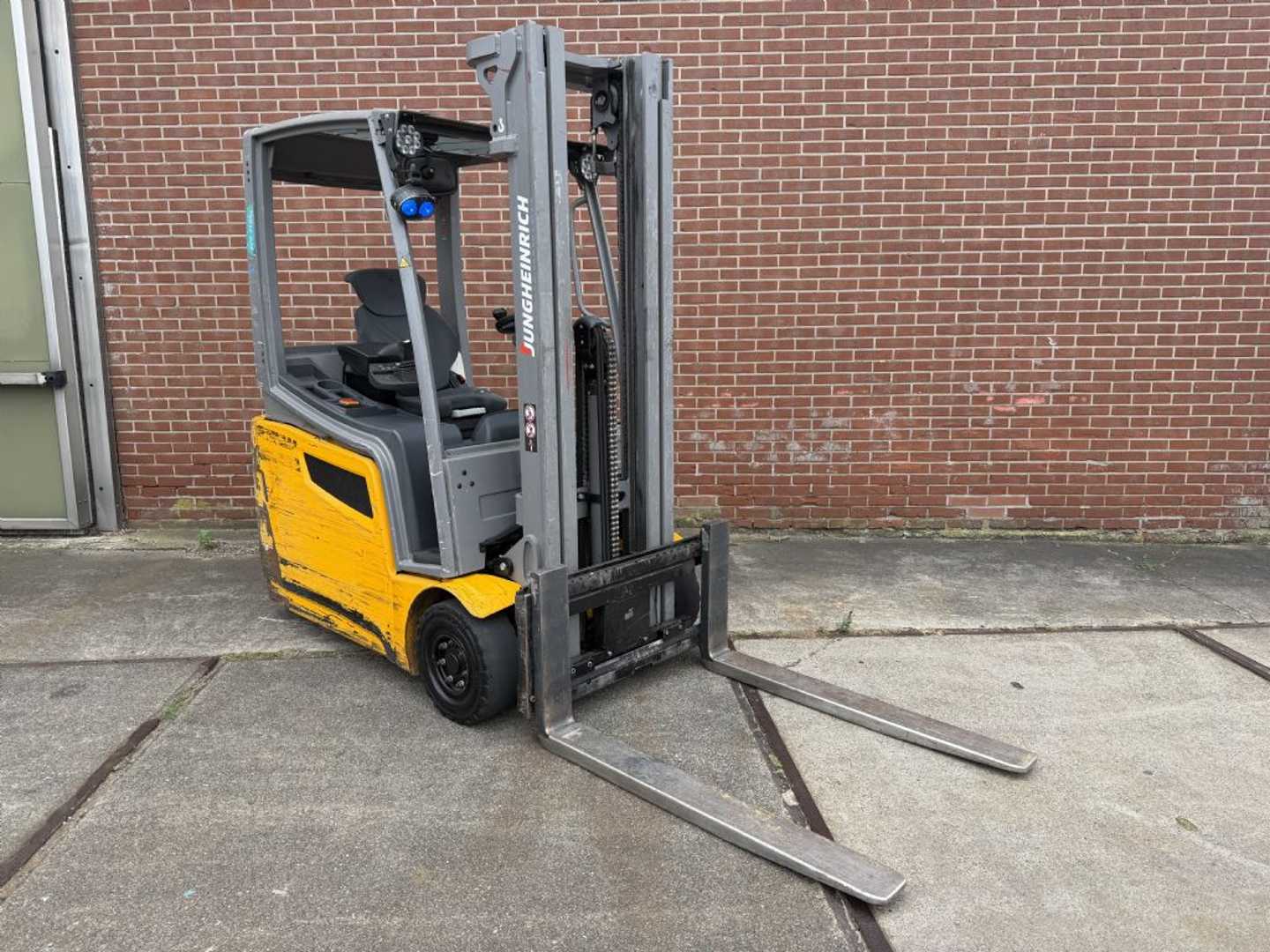Heftruck gebruikt JUNGHEINRICH EFG 216k ELEKTRO DREIRADFRONTSTAPLER (13055164)