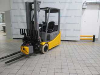 Heftruck gebruikt JUNGHEINRICH EFG 216k SP ZVG 115-480 DZ ELEKTRO VIERRADFRONTSTAPLER (12986594) backdrop