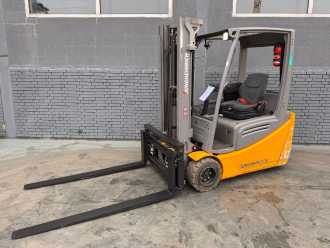 Heftruck gebruikt JUNGHEINRICH EFG 218 Baujahr 2020 / Stunden 11051 HH 3100 ELEKTRO DREIRADFRONTSTAPLER (13005342) backdrop