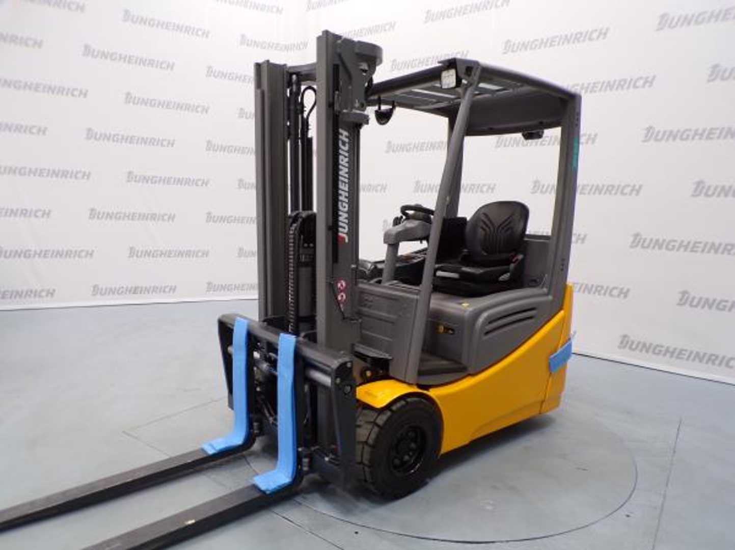 Heftruck gebruikt JUNGHEINRICH EFG 218k SP GE 120-290 ZZ ELEKTRO VIERRADFRONTSTAPLER (12986265)
