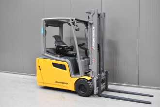 Heftruck gebruikt JUNGHEINRICH EFG 220 /57707/ ELEKTRO DREIRADFRONTSTAPLER (13037254) backdrop