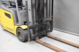 Heftruck gebruikt JUNGHEINRICH EFG 220 /58926/ ELEKTRO DREIRADFRONTSTAPLER (13069545)