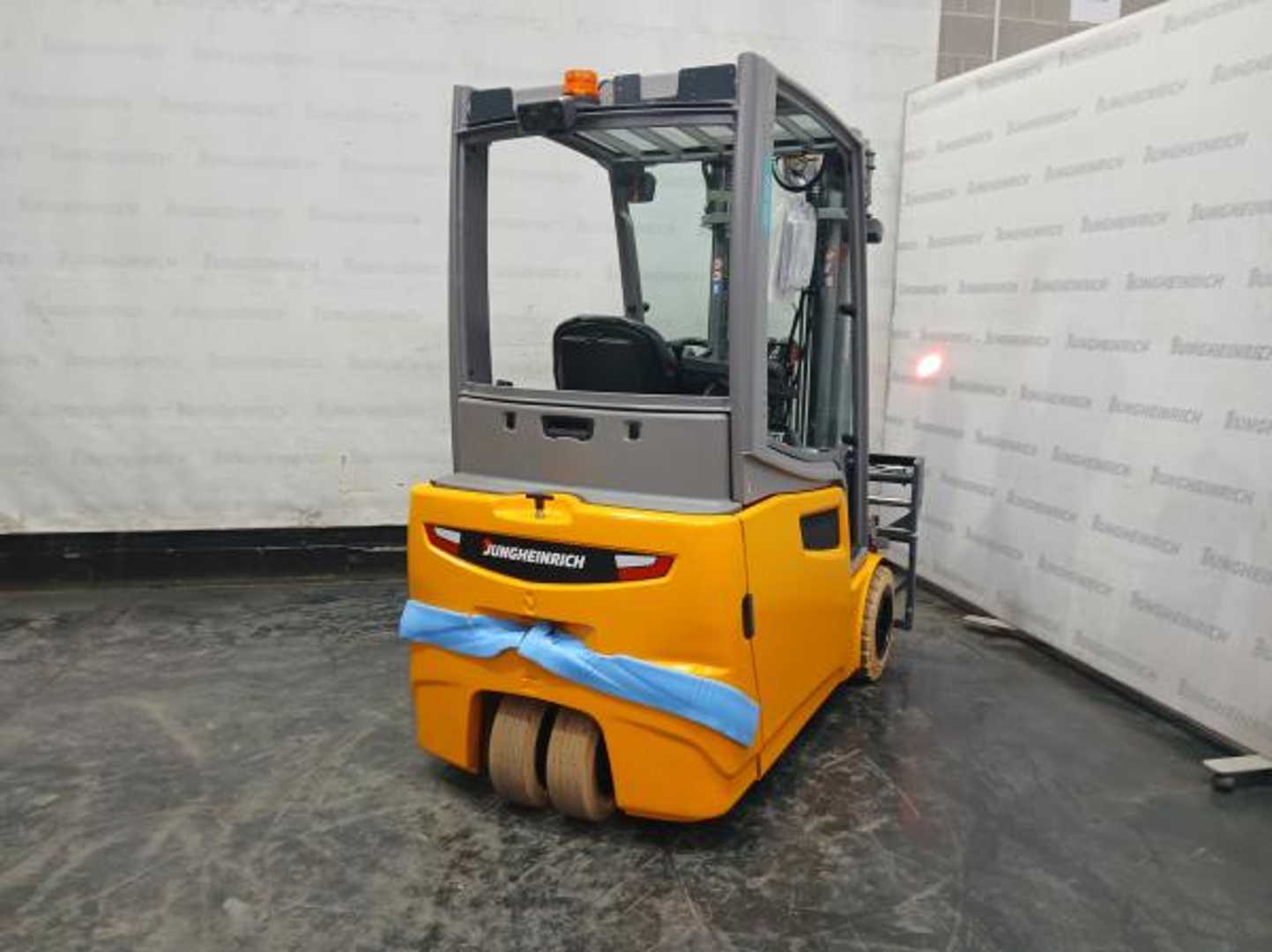 Heftruck gebruikt JUNGHEINRICH EFG 220 SP GE 110 464 DZ ELEKTRO VIERRADFRONTSTAPLER (13074772)