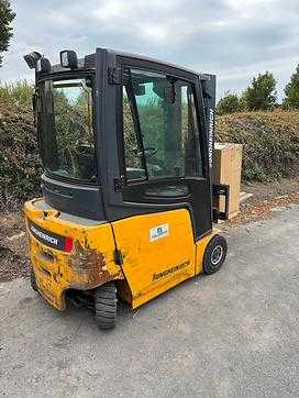 Heftruck gebruikt JUNGHEINRICH EFG 316K ELEKTRO VIERRADFRONTSTAPLER (12988451) backdrop