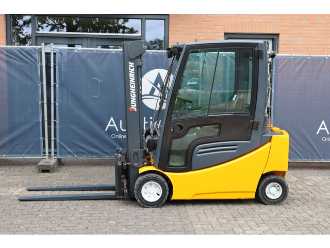 Heftruck gebruikt JUNGHEINRICH EFG 320 ELEKTRO VIERRADFRONTSTAPLER (13056540) backdrop