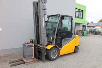 Heftruck gebruikt JUNGHEINRICH EFG 550 G 115 650DZ ELEKTRO VIERRADFRONTSTAPLER (13074244) backdrop