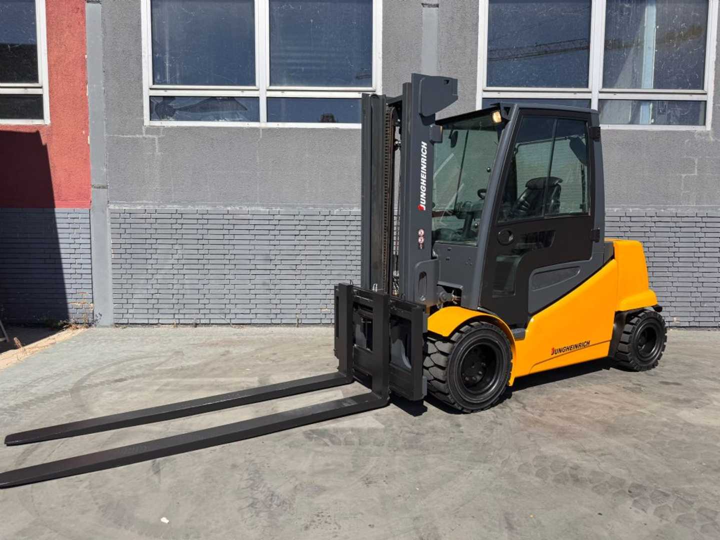 Heftruck gebruikt JUNGHEINRICH EFG S 50 Baujahr 2014 Stunden 6515 Akku 2023 ELEKTRO VIERRADFRONTSTAPLER (13061936)