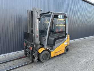 Heftruck gebruikt JUNGHEINRICH EFG425k ELEKTRO VIERRADFRONTSTAPLER (13073445) backdrop