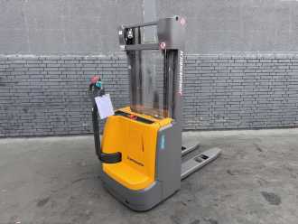 Heftruck gebruikt JUNGHEINRICH EJC 112 Baujahr 2021HH 4,09M Stunden 241 TOP ZUSTAND ELEKTRO HOCHHUBWAGENDEICHSEL (13074503)