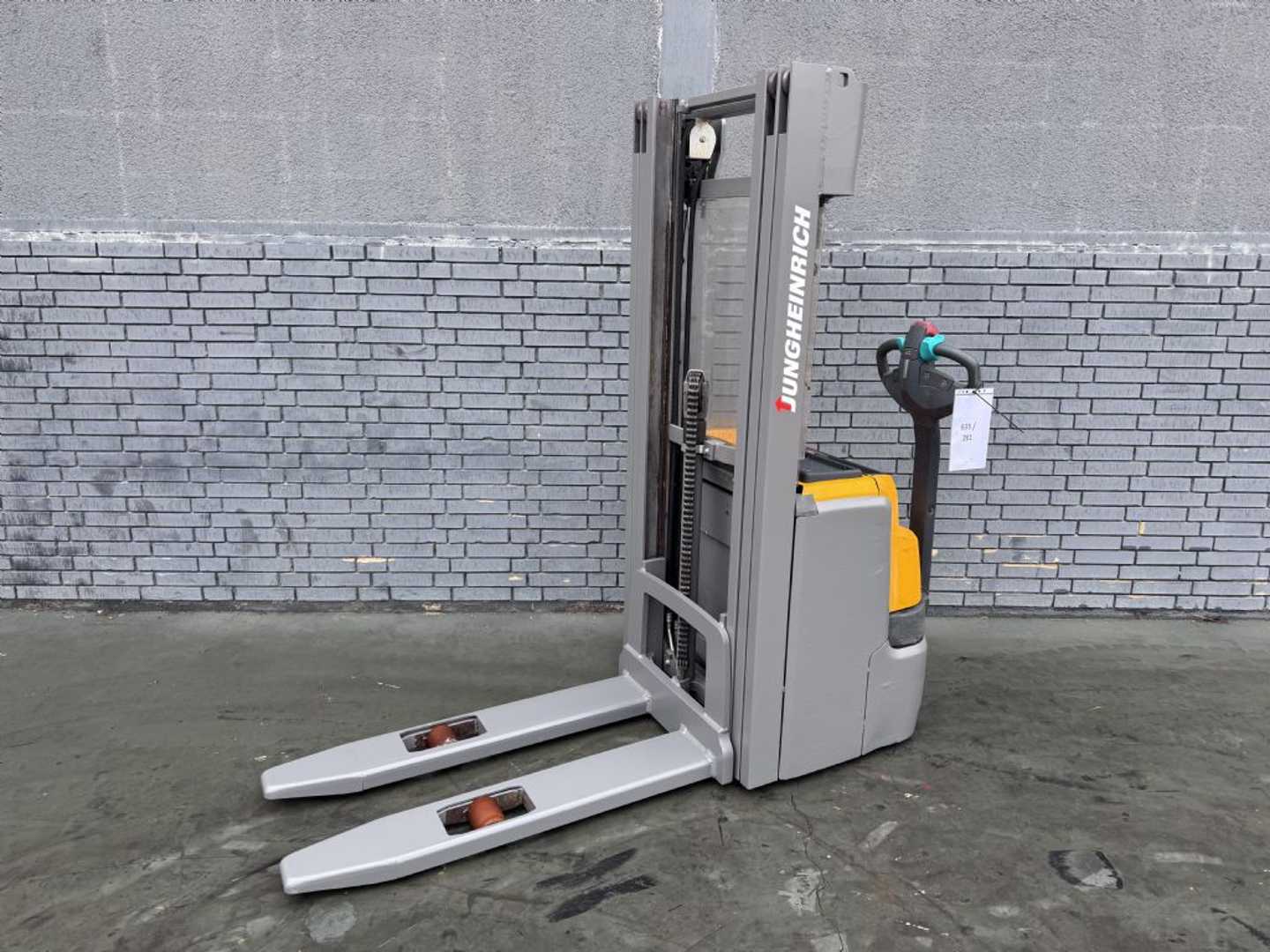 Heftruck gebruikt JUNGHEINRICH EJC 212 Baujahr 2021 Stunden 1936 /TRIPLEX 4,3M ELEKTRO HOCHHUBWAGENDEICHSEL (13074933)