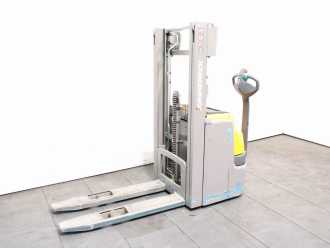 Heftruck gebruikt JUNGHEINRICH EJC 214 115-57-250ZZ Li-Ion ELEKTRO HOCHHUBWAGENDEICHSEL (13028787) backdrop