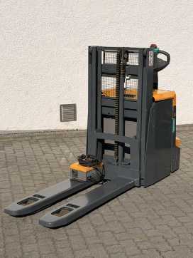 Heftruck gebruikt JUNGHEINRICH EJD120 ELEKTRO HOCHHUBWAGENDEICHSEL (13052243) backdrop