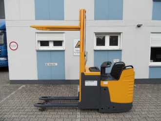 Heftruck gebruikt JUNGHEINRICH ERD 220 - 2 Meter Hubhöhe - feste Plattform ELEKTRO HOCHHUBWAGENDEICHSEL (13064901)
