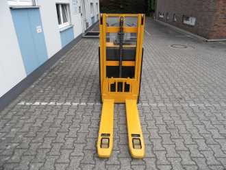 Heftruck gebruikt JUNGHEINRICH ERD 220 - 2 Meter Hubhöhe - feste Plattform ELEKTRO HOCHHUBWAGENDEICHSEL (13064901)