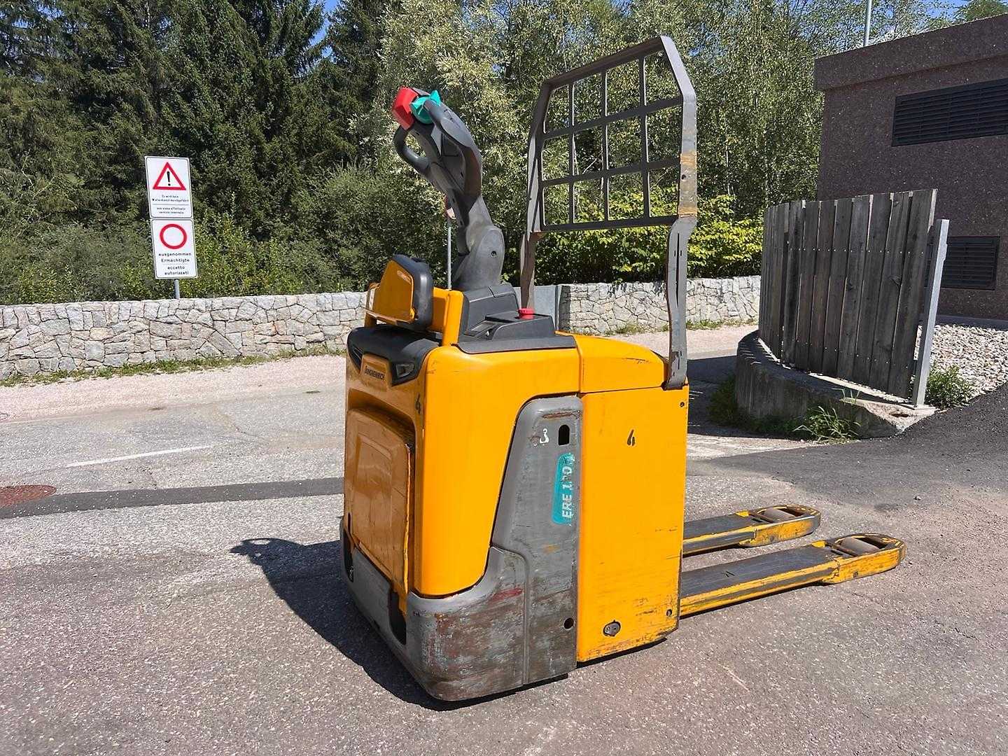 Heftruck gebruikt JUNGHEINRICH ERE 120 ELEKTRO NIEDERHUBWAGENFAHRERSTAND (13062808)
