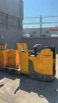 Heftruck gebruikt JUNGHEINRICH ERE225 ELEKTRO NIEDERHUBWAGENFAHRERSTAND (13056561) backdrop