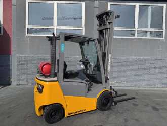 Heftruck gebruikt JUNGHEINRICH TFG 316 Baujahr 2017/ Stunden 1388/ HH 7000 GAS VIERRADFRONTSTAPLER (13073650)