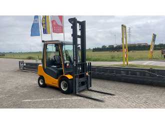 Heftruck gebruikt JUNGHEINRICH TFG 430 GAS VIERRADFRONTSTAPLER (13055336) backdrop