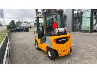 Heftruck gebruikt JUNGHEINRICH TFG 430 GAS VIERRADFRONTSTAPLER (13055336)