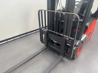Heftruck gebruikt LINDE 396 E 15-02 ELEKTRO VIERRADFRONTSTAPLER (13053929)