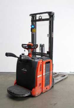 Heftruck gebruikt LINDE D 14 AP 133 ELEKTRO HOCHHUBWAGENFAHRERSTAND (13063120) backdrop