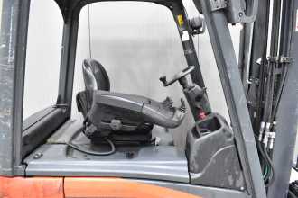 Heftruck gebruikt LINDE E 16 - 02 /58649/ ELEKTRO DREIRADFRONTSTAPLER (13074552)
