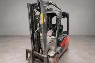 Heftruck gebruikt LINDE E 16 - 02 /58848/ ELEKTRO DREIRADFRONTSTAPLER (13066188)