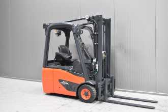Heftruck gebruikt LINDE E 16 C - 02 /57336/ ELEKTRO DREIRADFRONTSTAPLER (13049955) backdrop