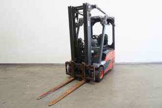 Heftruck gebruikt LINDE E 16 C EVO 386-02 ELEKTRO DREIRADFRONTSTAPLER (13070582) backdrop