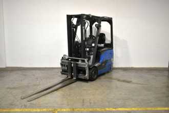 Heftruck gebruikt LINDE E 16 H EVO 386-02 ELEKTRO DREIRADFRONTSTAPLER (13068144) backdrop
