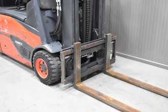 Heftruck gebruikt LINDE E 16 L /58118/ ELEKTRO DREIRADFRONTSTAPLER (13052181)