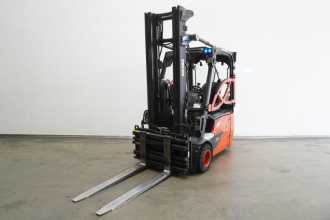 Heftruck gebruikt LINDE E 18 EVO 386-02 ELEKTRO DREIRADFRONTSTAPLER (13069101) backdrop