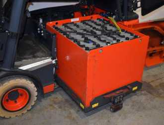 Heftruck gebruikt LINDE E 18 L EVO 386-02 ELEKTRO DREIRADFRONTSTAPLER (12909989)