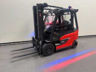 Heftruck gebruikt LINDE E 25-01 DEMO / AIRCO ELEKTRO VIERRADFRONTSTAPLER (13032761)