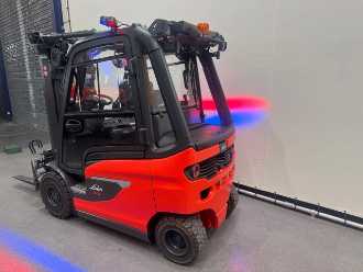 Heftruck gebruikt LINDE E 25-01 DEMO / AIRCO ELEKTRO VIERRADFRONTSTAPLER (13032761)