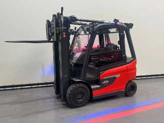 Heftruck gebruikt LINDE E 25-01 DEMO / AIRCO ELEKTRO VIERRADFRONTSTAPLER (13032761)